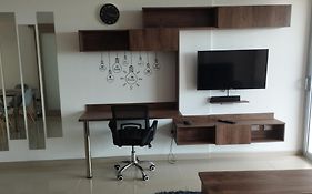 Riohacha III apartamento comodo y seguro perfectos para trabajar o vacacionar con balcón FRENTE AL MALECON